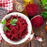 Oaspeții nu se vor putea despărți de salată: patru rețete